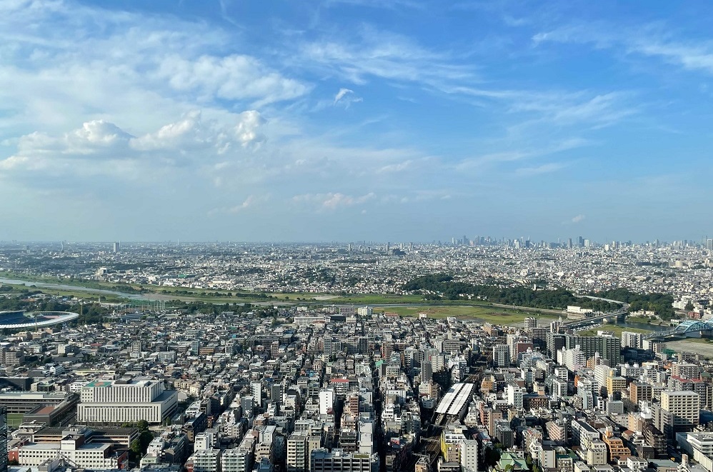 パークシティ武蔵小杉ミッドスカイタワーの最上階からの眺望（としとくらし）