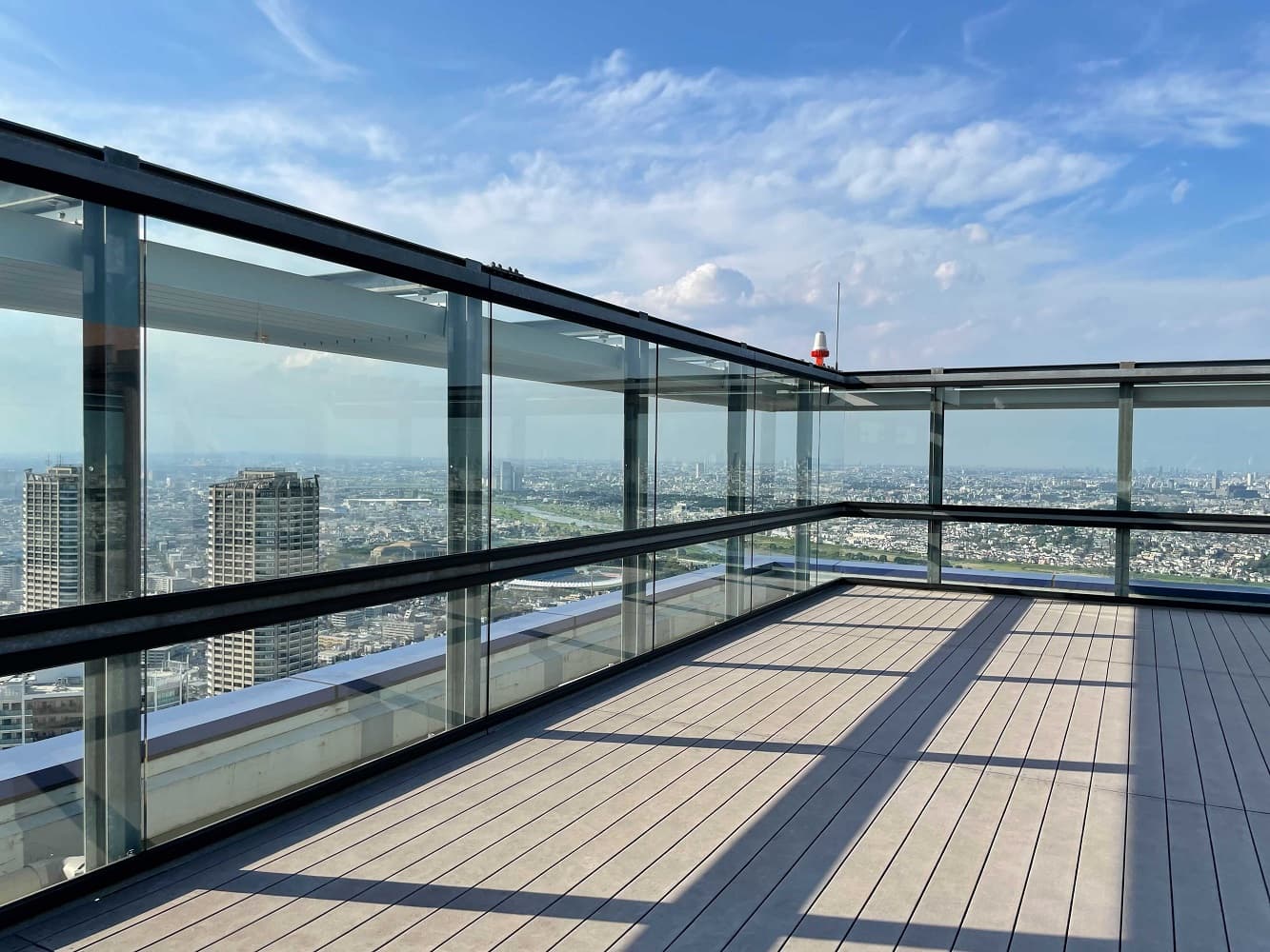 パークシティ武蔵小杉ミッドスカイタワーの最上階からの眺望（としとくらし）