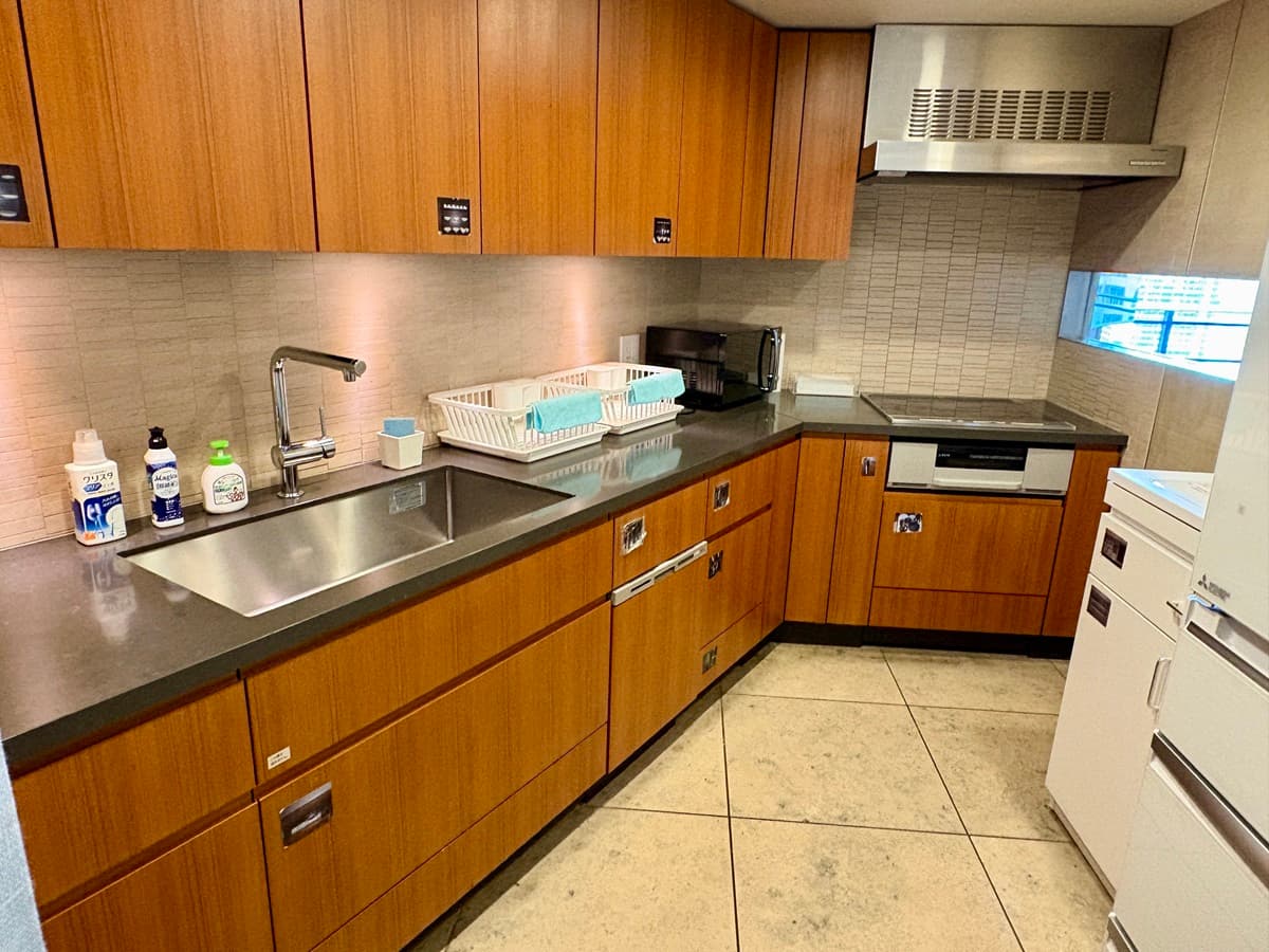 KACHIDOKI THE TOWER（勝どき ザ・タワー）のパーティールームのキッチン（としとくらし）