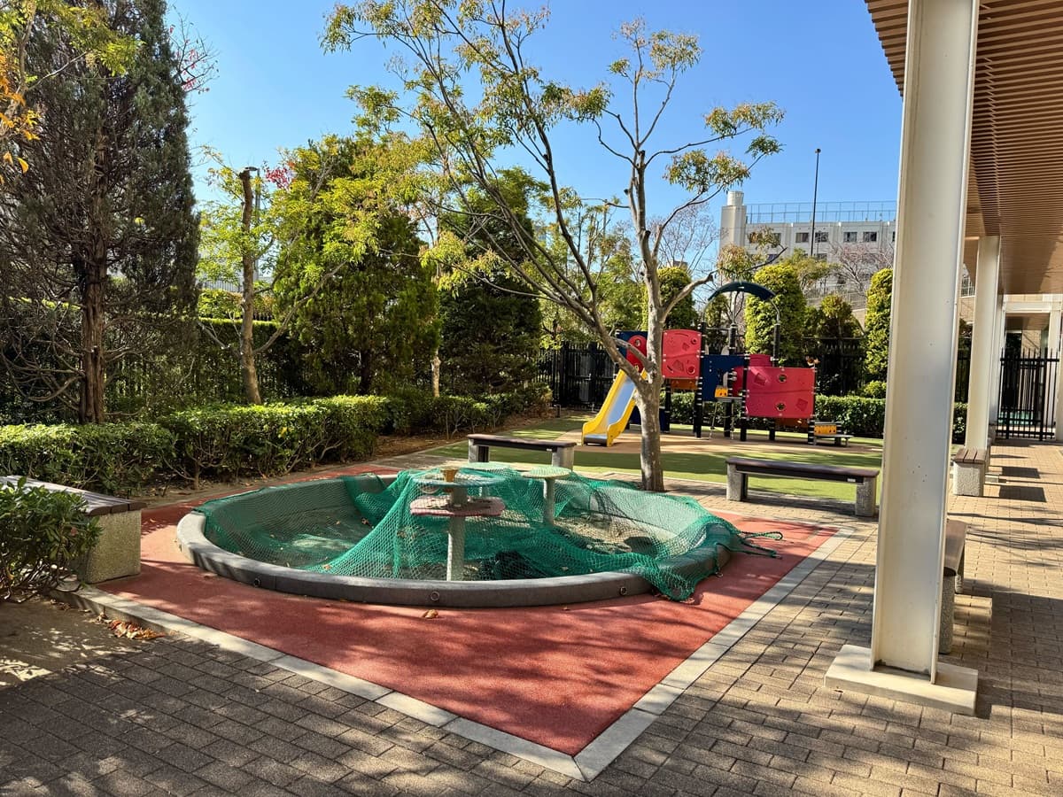 ⑳パークタワー東雲のキッズパーク（としとくらし）